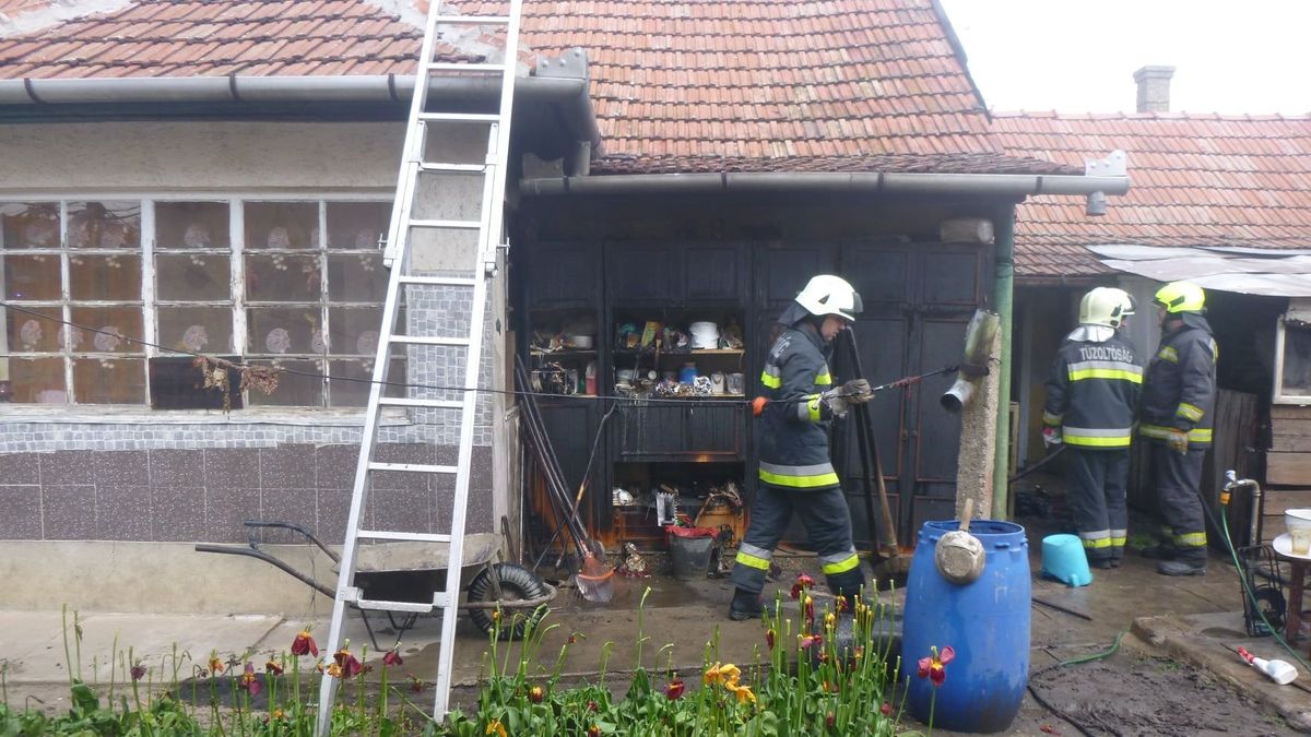 Óriási robbanáshoz rohantak a tűzoltók a Jászságban