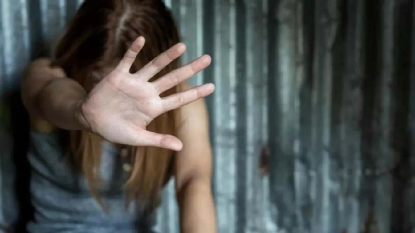 Gyomorforgató: Nyolc éven át erőszakolták kislányukat és kisfiúkat a horrorszülők