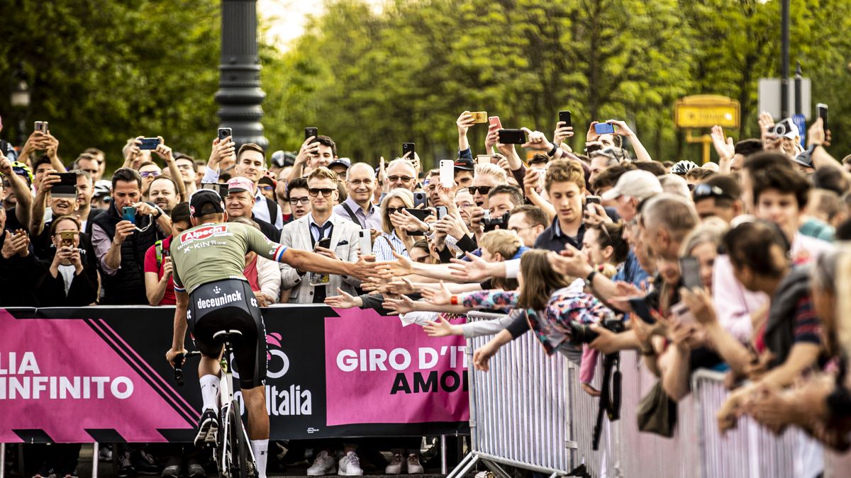 Rajtol a Giro d'Italia Budapesten - videó