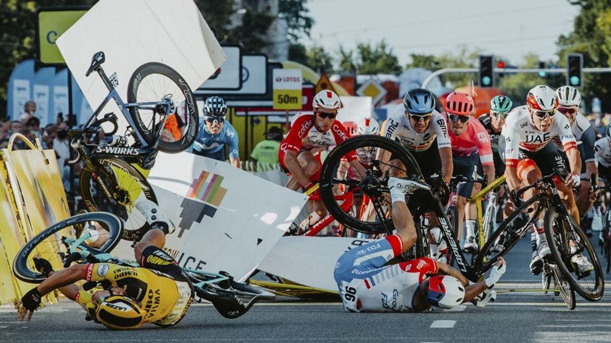 Tour de Hongrie: Papot hívtak a bringasztárhoz a véres bukás után