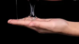 Sokkoló szépségtrend! Kórház is lehet a vége a síkosítós sminkelésnek – Videó