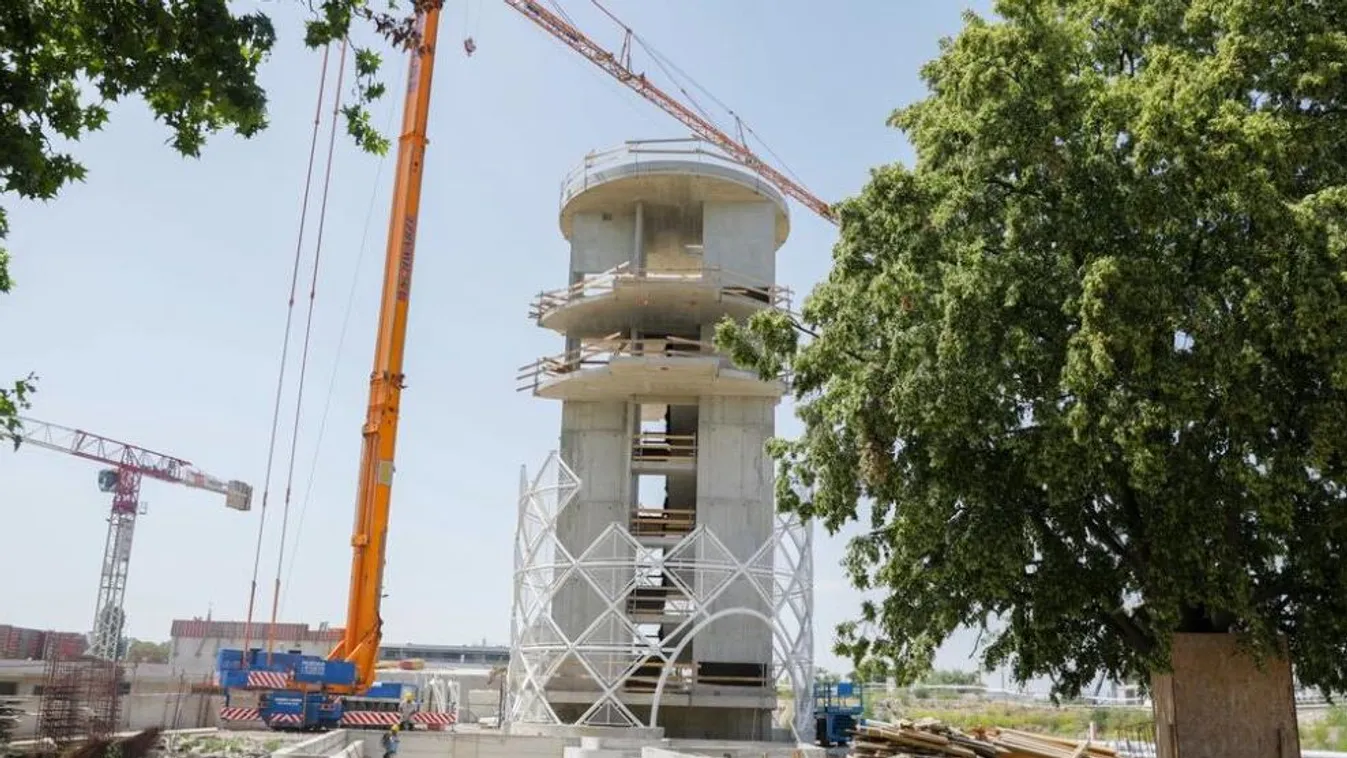Videó: Így épül a Közép-Európában egyedülálló vízi csúszda Győrben