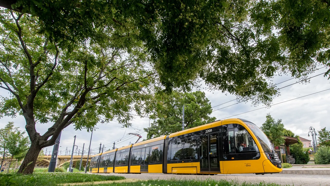 Városnéző villamossal ismerkedhetünk Budapest látnivalóival