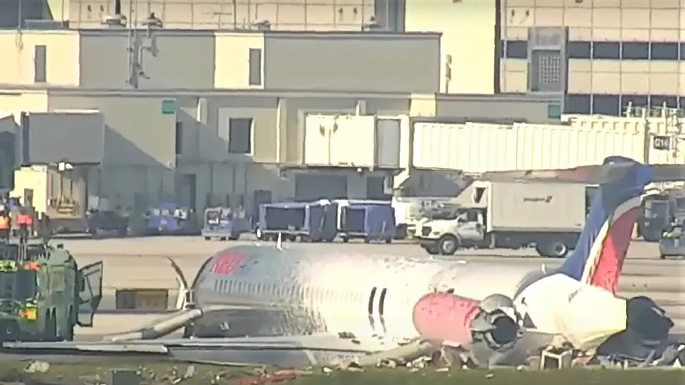 Videón, ahogy kényszerleszállást követően ütközött és kigyulladt egy gép Miami repülőterén