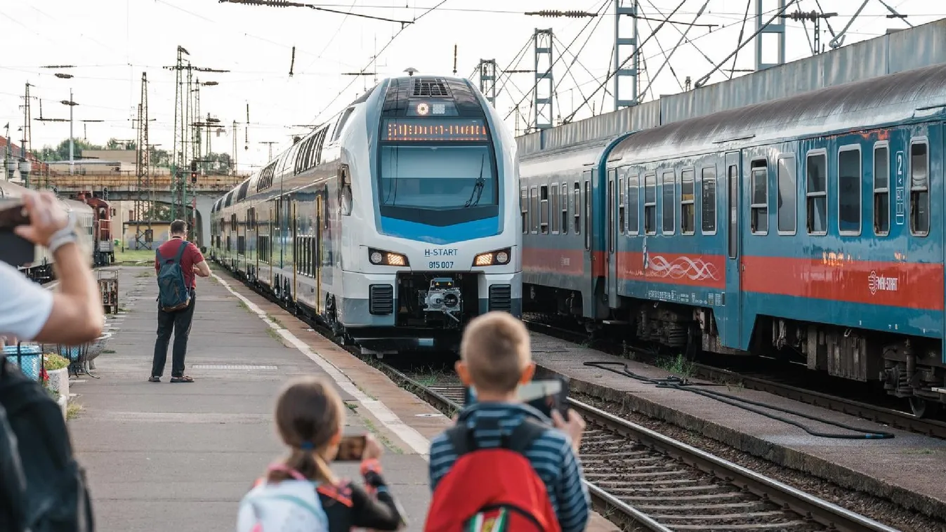 Mától korlátlanul lehet utazni a Vakáció bérlettel