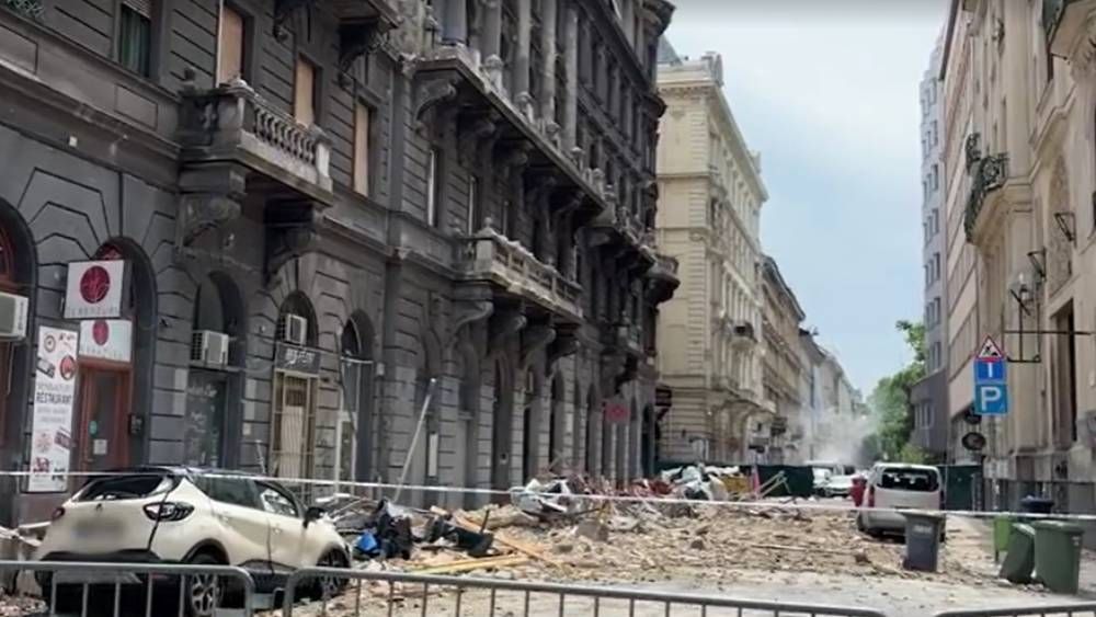 Budapest VI. kerület, Jókai utca épületomlás, leomlott tető, Ripost videó