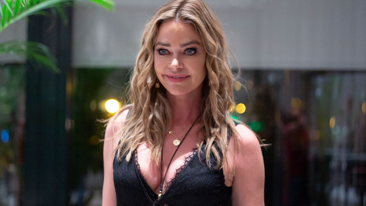 Lánya után Denise Richards is kedvet kapott a vetkőzéshez