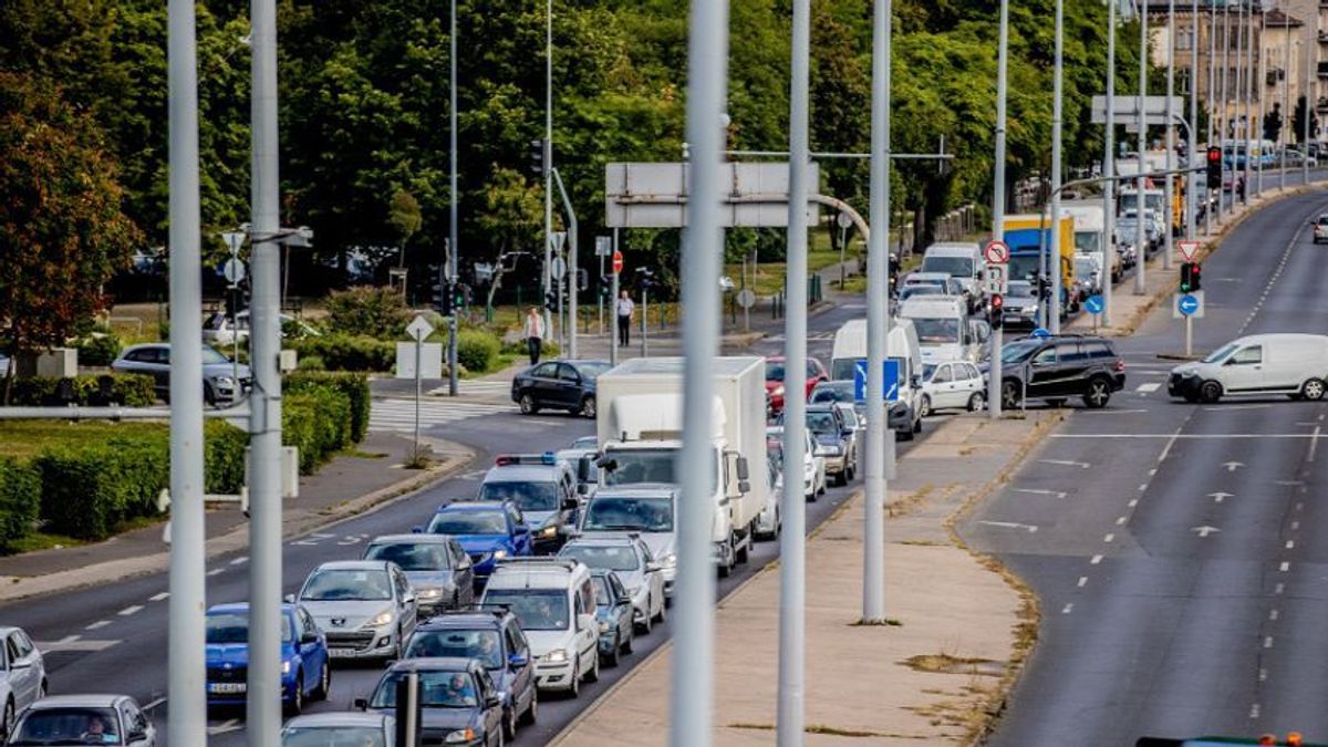 Megszületett a döntés, ennyivel emelkedik a parkolás Budapesten