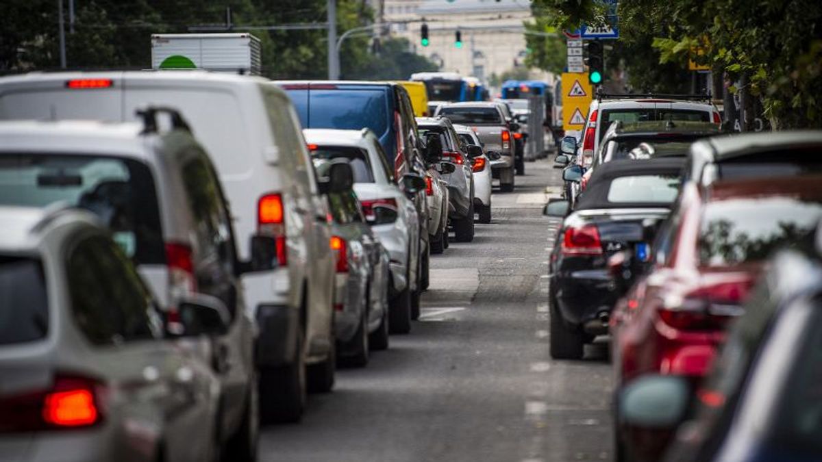 Bősz Anett: A magyarok hagyják maguk mögött az autót és üljenek át tömegközlekedésre