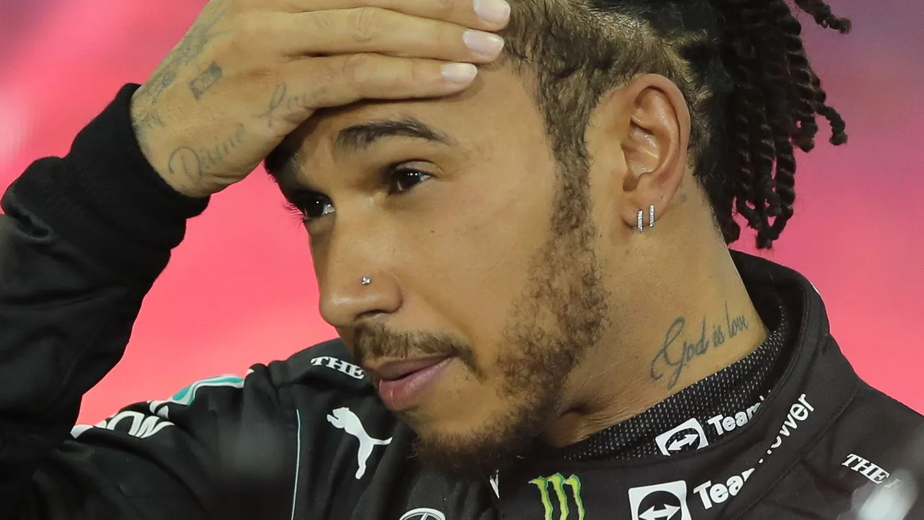 Fájdalomcsillapítókkal és akupunktúrával él túl Hamilton