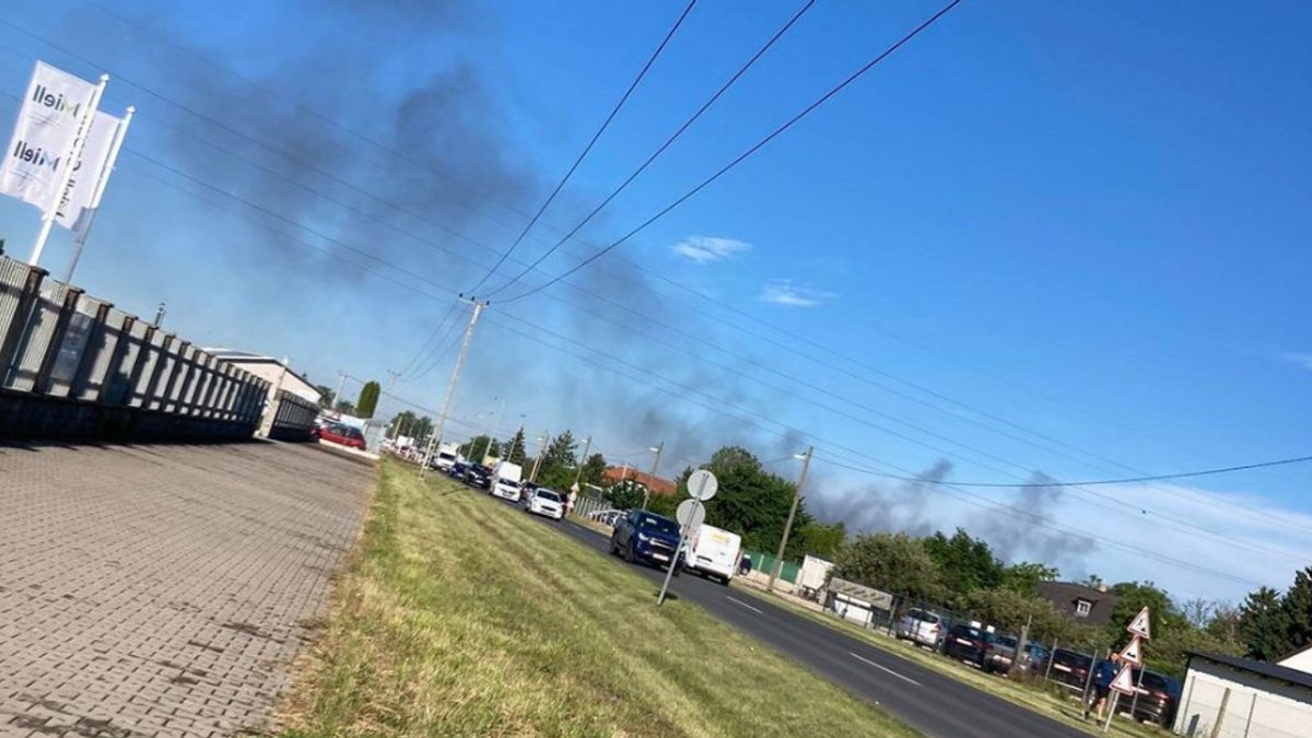 Kiürítettek egy irodaházat Győrben, nagy erőkkel vonult ki a katasztrófavédelem – helyszíni fotók