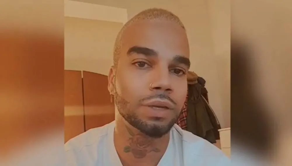 Kállay Saunders András, Instagram videó