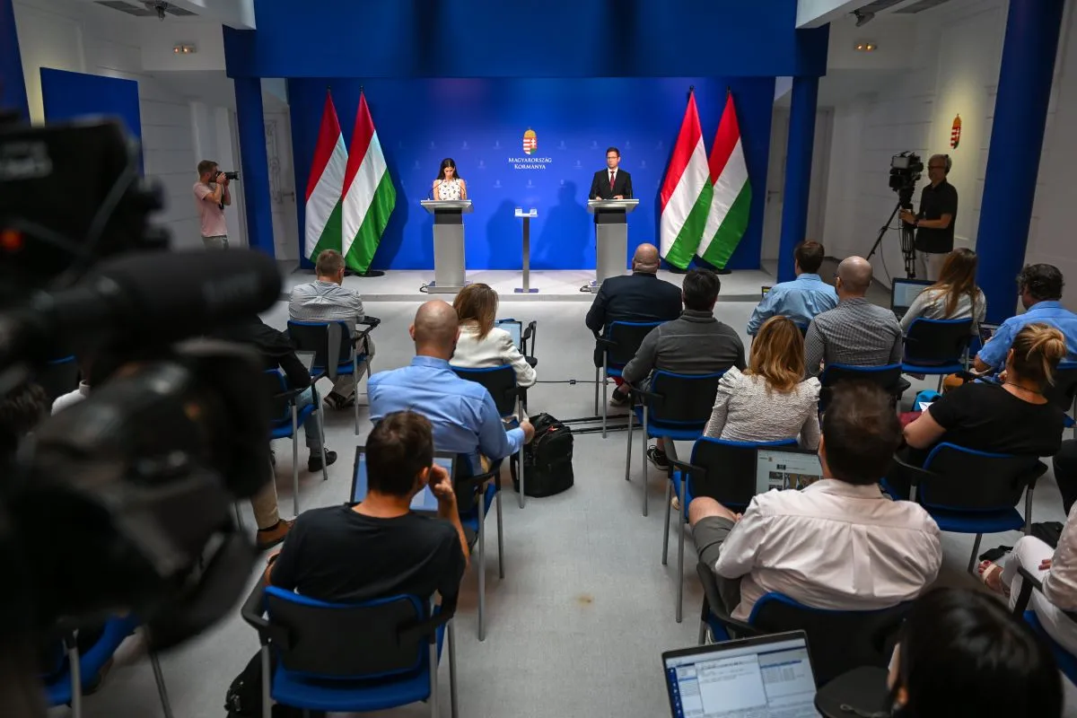 GULYÁS Gergely; SZENTKIRÁLYI Alexandra, MTI
