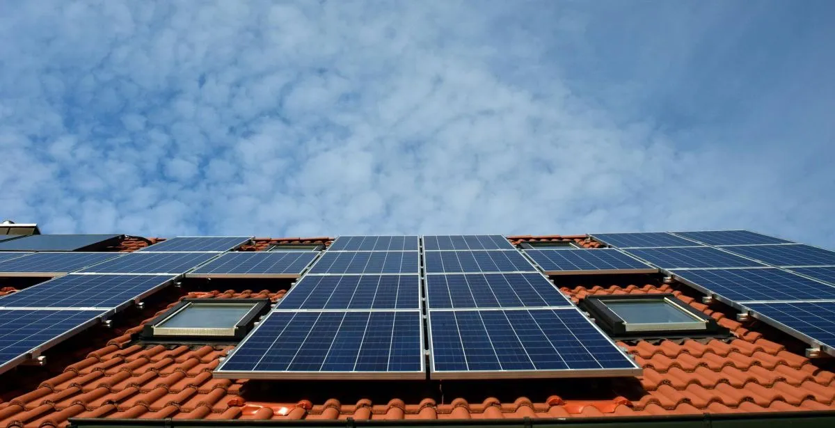 Napelem, szolár panel, tájolás, energiatermelés, megújuló energia