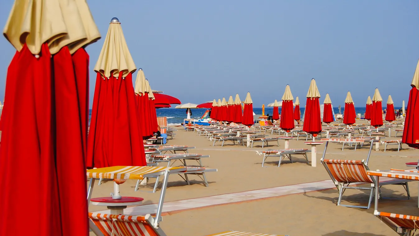 Feloldották a fürdőzési tilalmat 22 olasz strandon