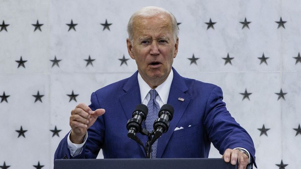 Rettentően kínos, lebukott a nagyközönség előtt Joe Biden – videó