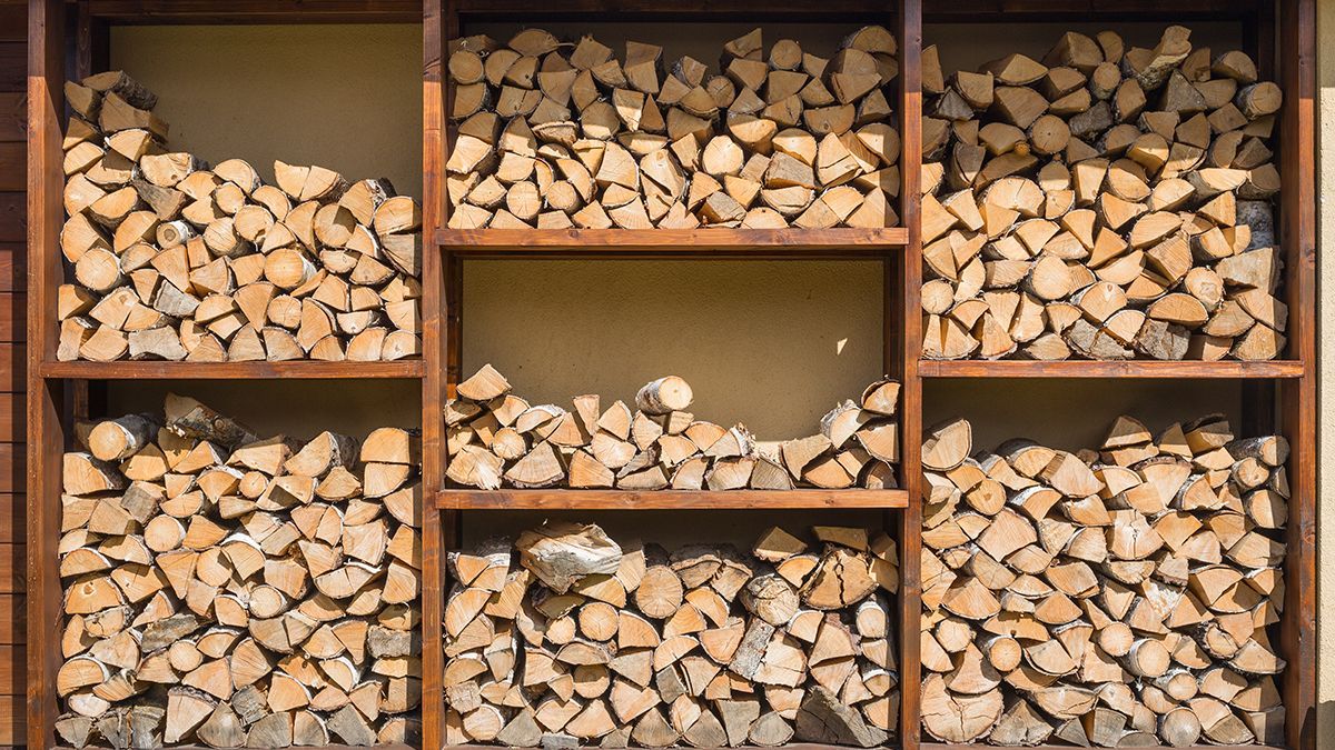 Stack,Of,Firewood,Ready,For,The,Fireplace,Divided,In,Square