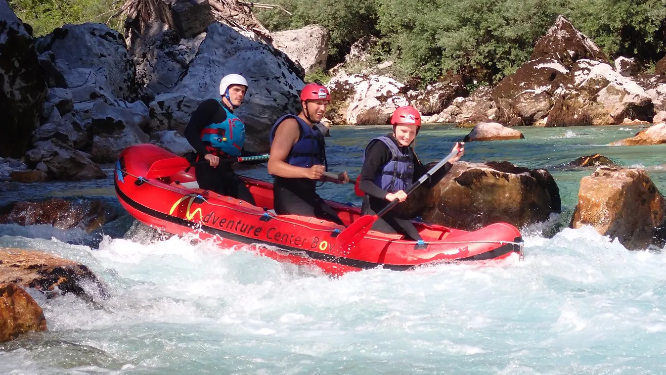 Csúszdáztál már sziklákról egy hajó oldalán? - Ilyen egy rafting túra Szlovéniában