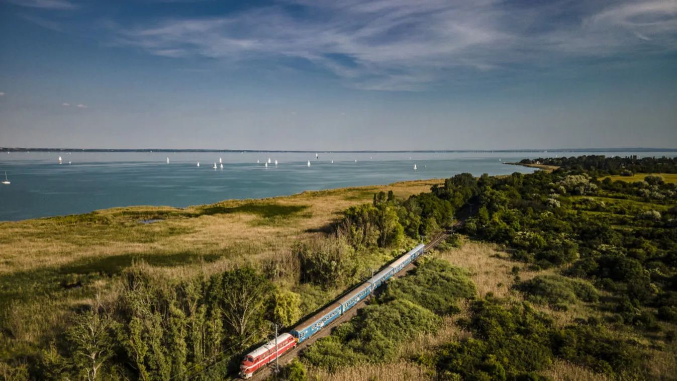 Készülj! Retró vonatokkal roboghatsz a Balatonra a hétvégén