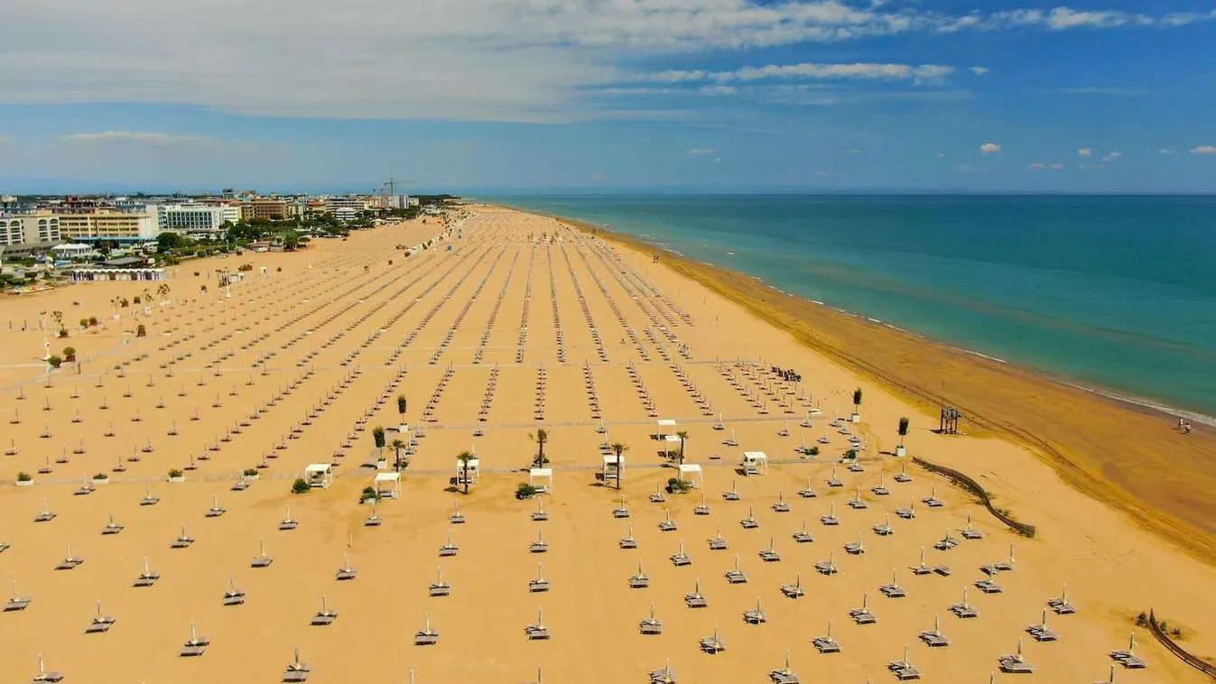Erdőtűz elől a tengerben kerestek menedéket a turisták Bibionében