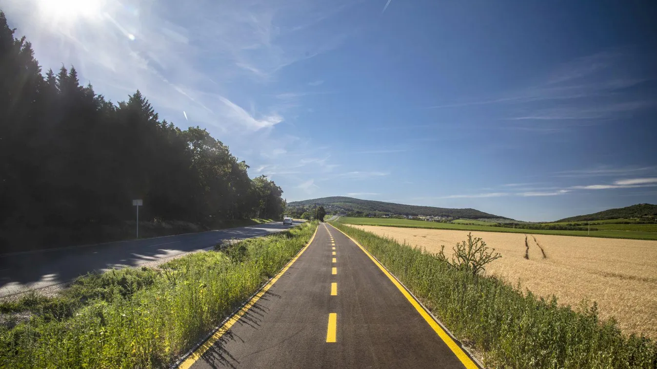Már a Velencei-tóig tekerhetünk a készülő Budapest-Balaton kerékpáros útvonalon
