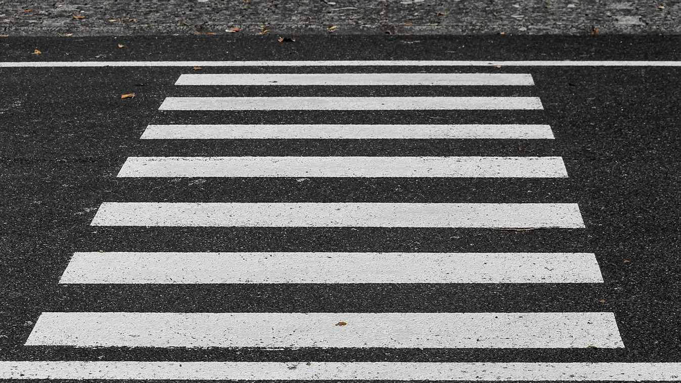 A zebrán gázolták halálra a 3 éves kislányt