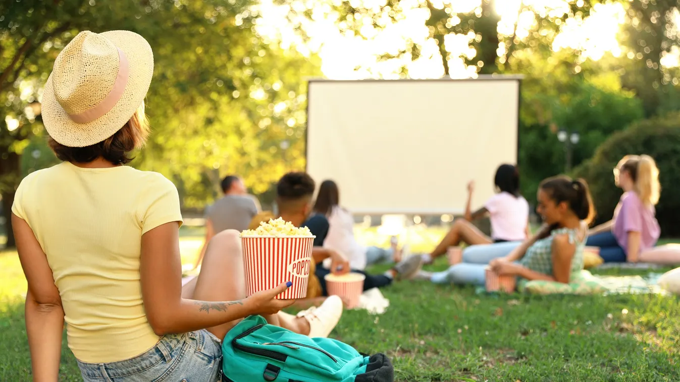 Újabb ingyenes kertmozi nyílt Budapesten, nyári hangulatú filmekkel