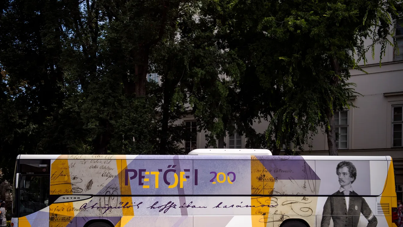 Egy évig járja az országot a múzeumbusz