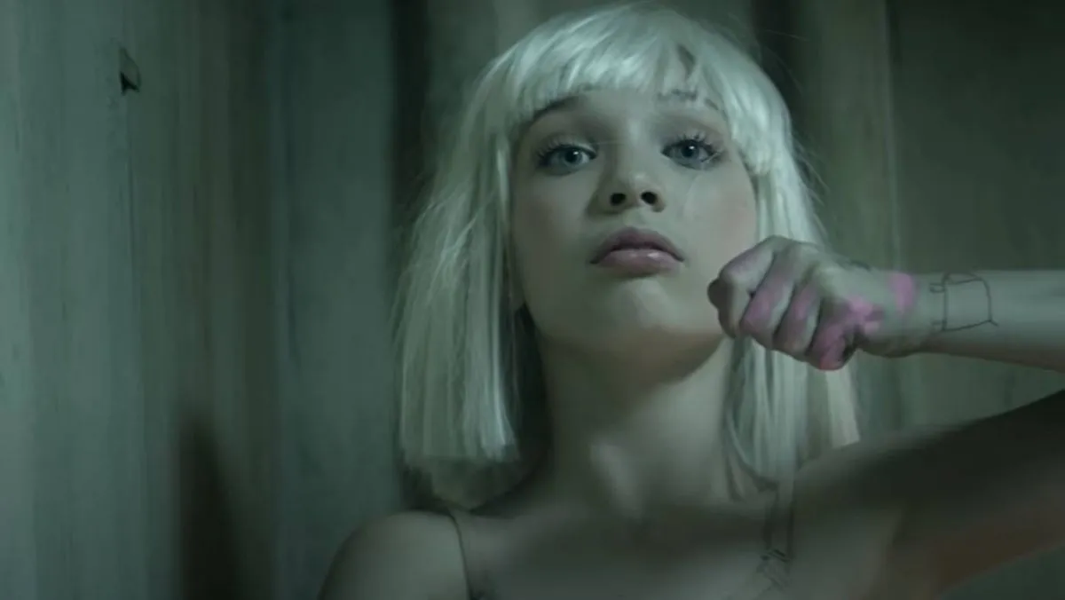 Maddie Ziegler, Sia táncosnő, gyerektáncos, Chandelier klip