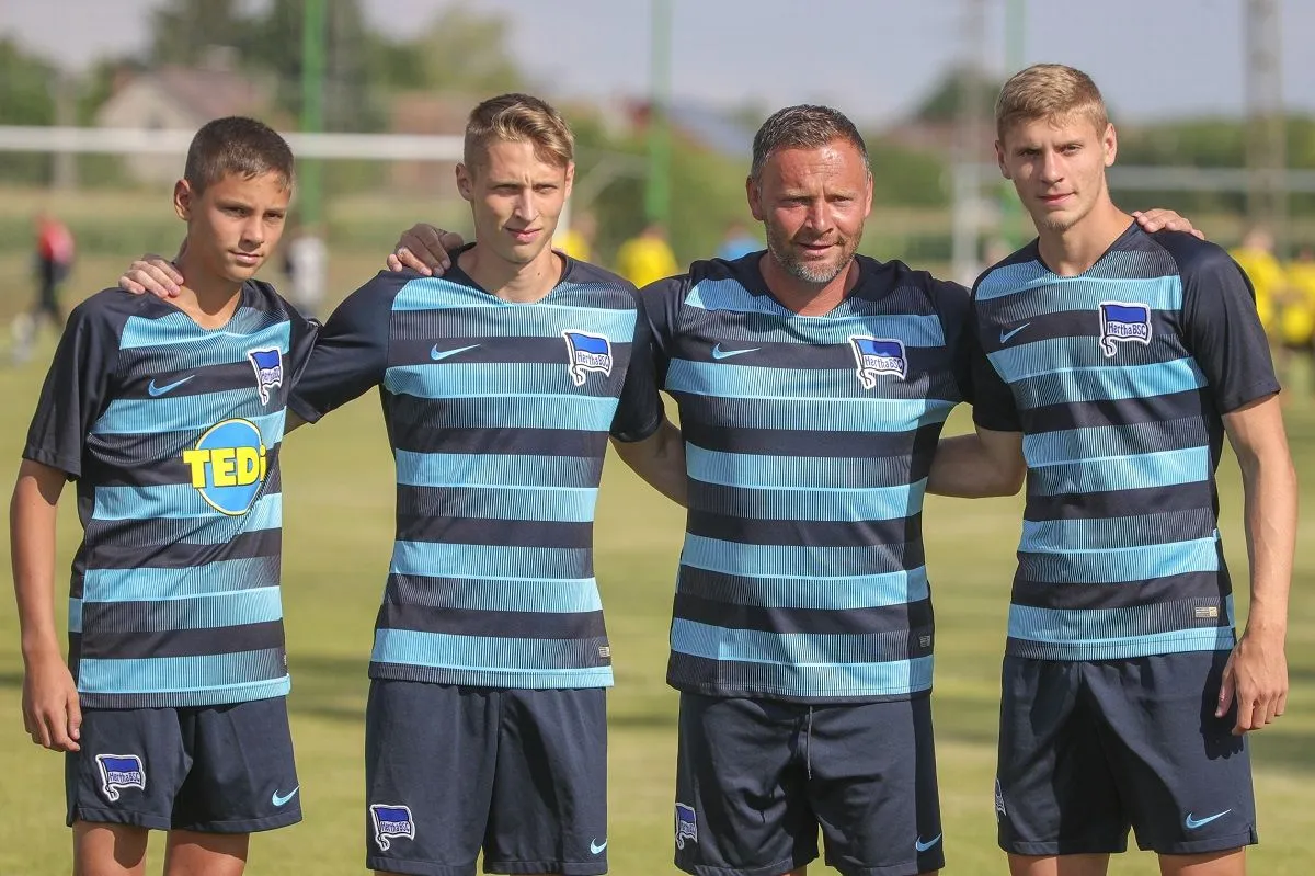 Dárdai Bence (balra) mellett Palkó, édesapjuk, Pál és Márton