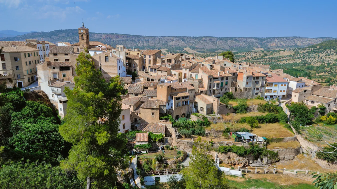 Hihetetlenül olcsón bérelhetünk ki egy egész házat ebben a spanyol faluban