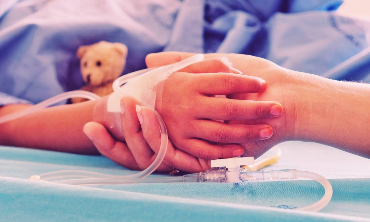 kórház, gyermekkórház, gyerek, kórházi ágy, illusztráció, kisgyerek, Shutterstock