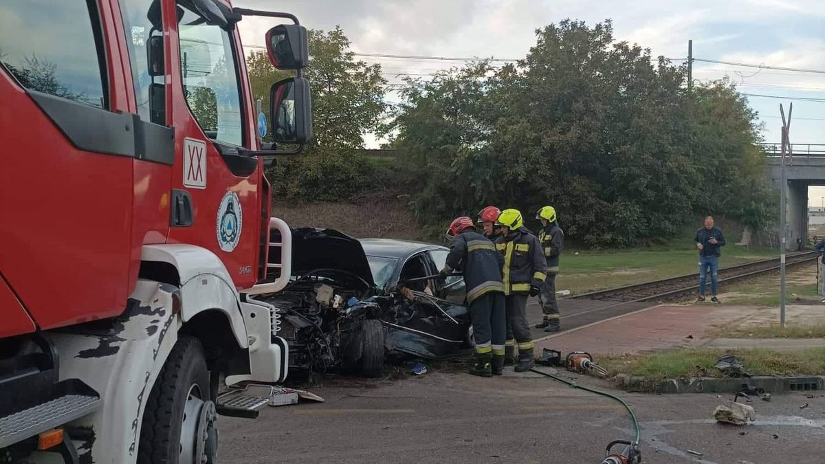 Brutális baleset történt Csepelen: feszítővágóval küzdenek egy emberért