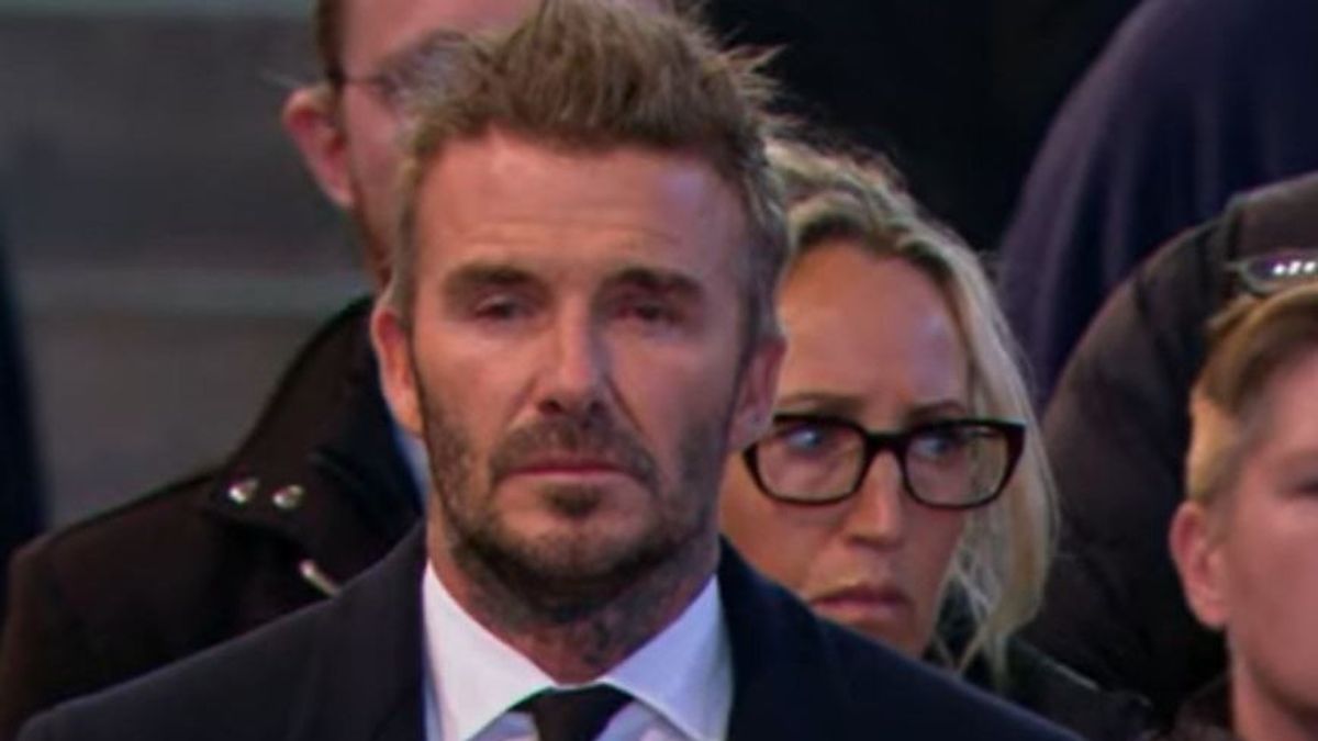 David Beckham sírva fakadt II. Erzsébet királynő koporsója előtt - 12 órát várt, mire sorra került