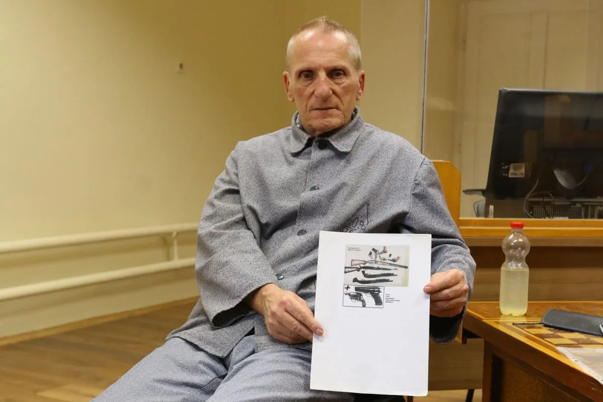 Bene László fotója a fegyverarzenálról, amit elfogásakor foglaltak le a rendőrök