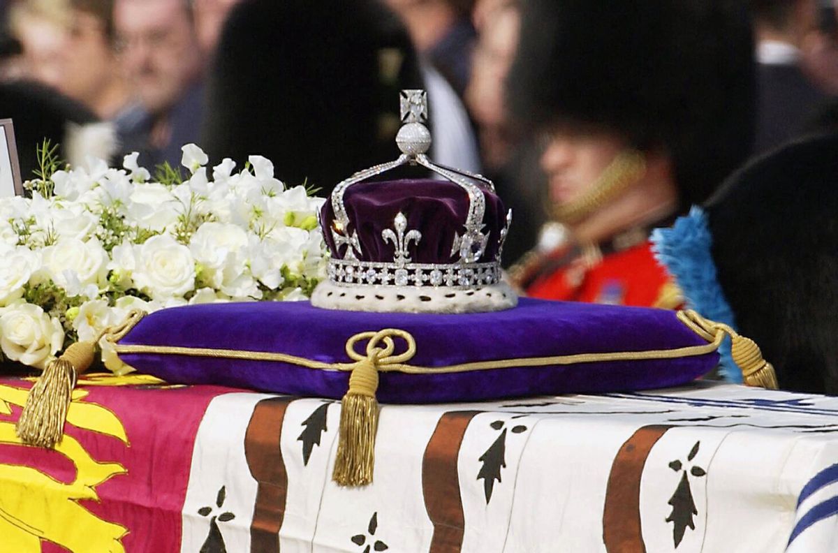 Erzsébet királyné, az anyakirályné koronája, AFP