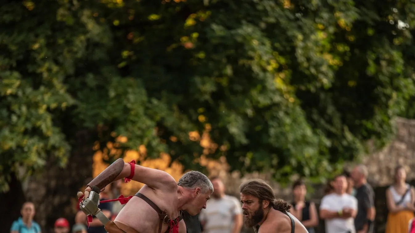 Már várnak a gladiátorok az Amfi Feszten