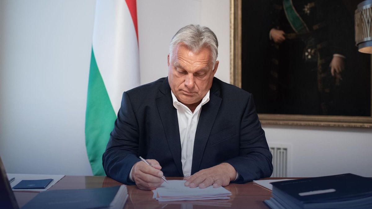 Megborotválkozott Orbán Viktor: elkezdődött a munka