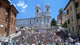 Botrányosan viselkednek a turisták Olaszországban, nem tisztelik a műemlékeket sem