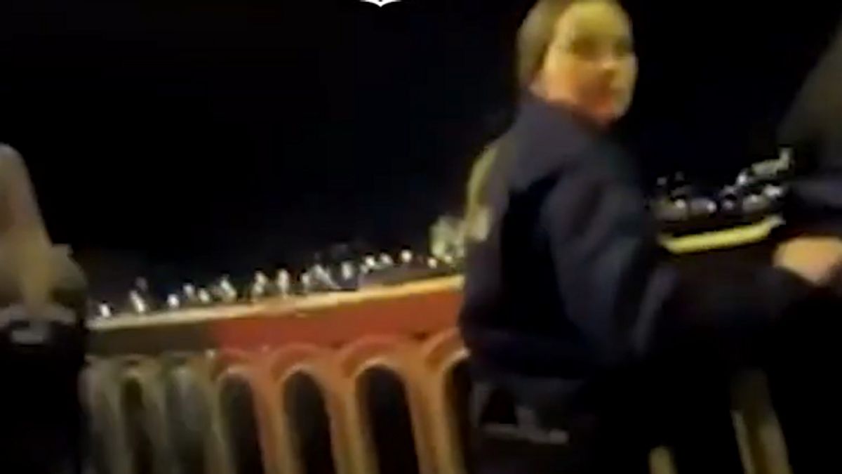 Hátborzongató helyszíni videó: le akart ugrani egy fiatal a Margit hídról – videó