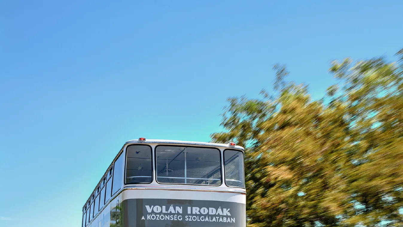 A hétvégén újra közlekedik a legendás, emeletes retró busz
