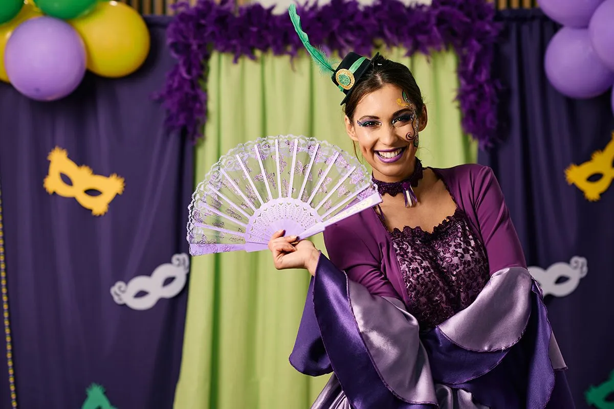 Beautiful,Woman,Celebrating,Mardi,Gras,Festival,And,Wearing,Carnival,Costume