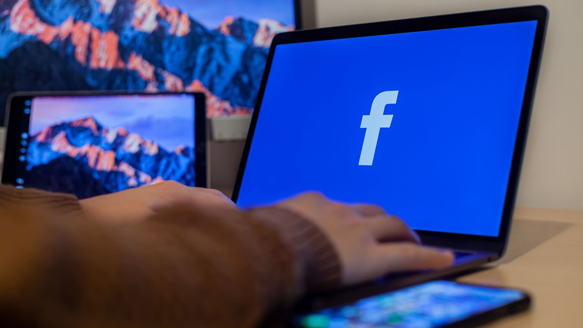 Súlyos dologra figyelmeztet a Facebook, azonnal el kell végezned ezeket a lépéseket