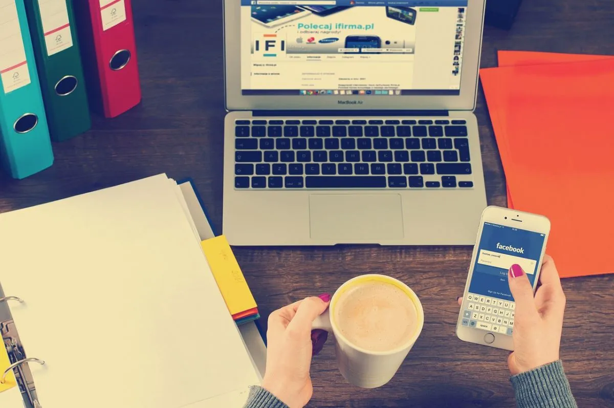 Facebook, app, alkalmazás, telefon, iroda
