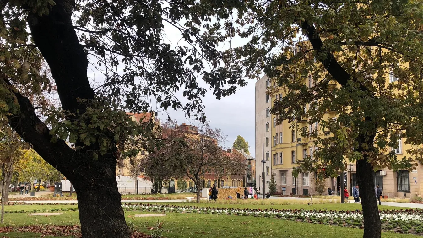 A rendetlenségnek vége! Elkészült a Széna téri emlékpark