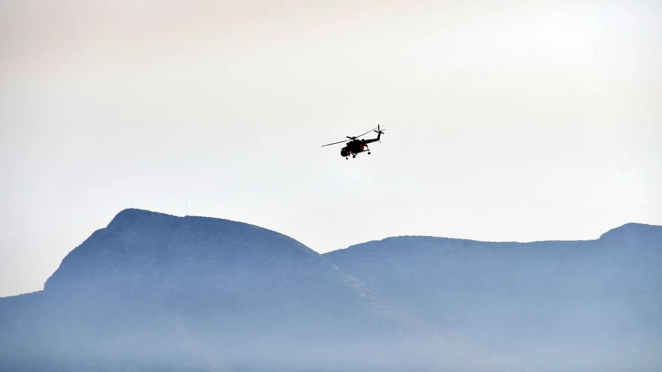 Motorral zuhant a szakadékba egy 12 éves kisfiú, mentőhelikoptert riasztottak a helyszínre