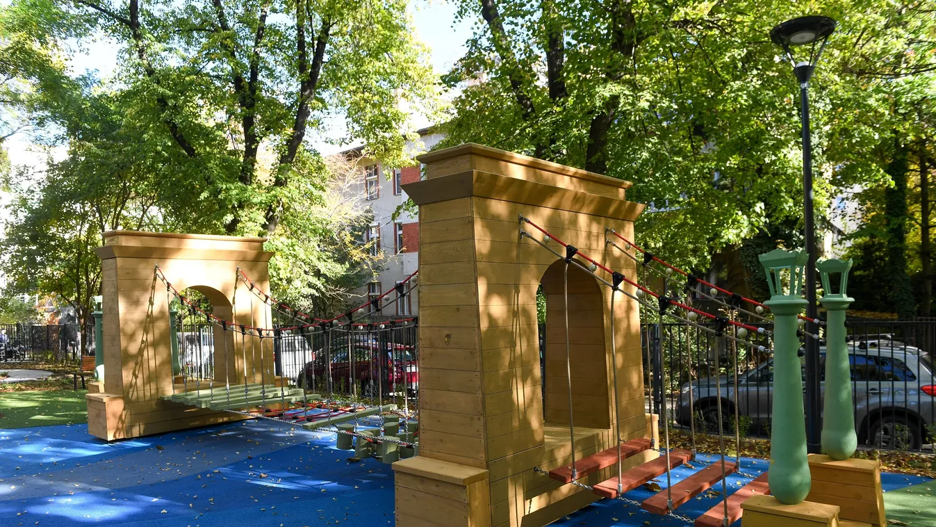 Reformkort idéző, egyedi játszótér nyitott újra a 12. kerületben