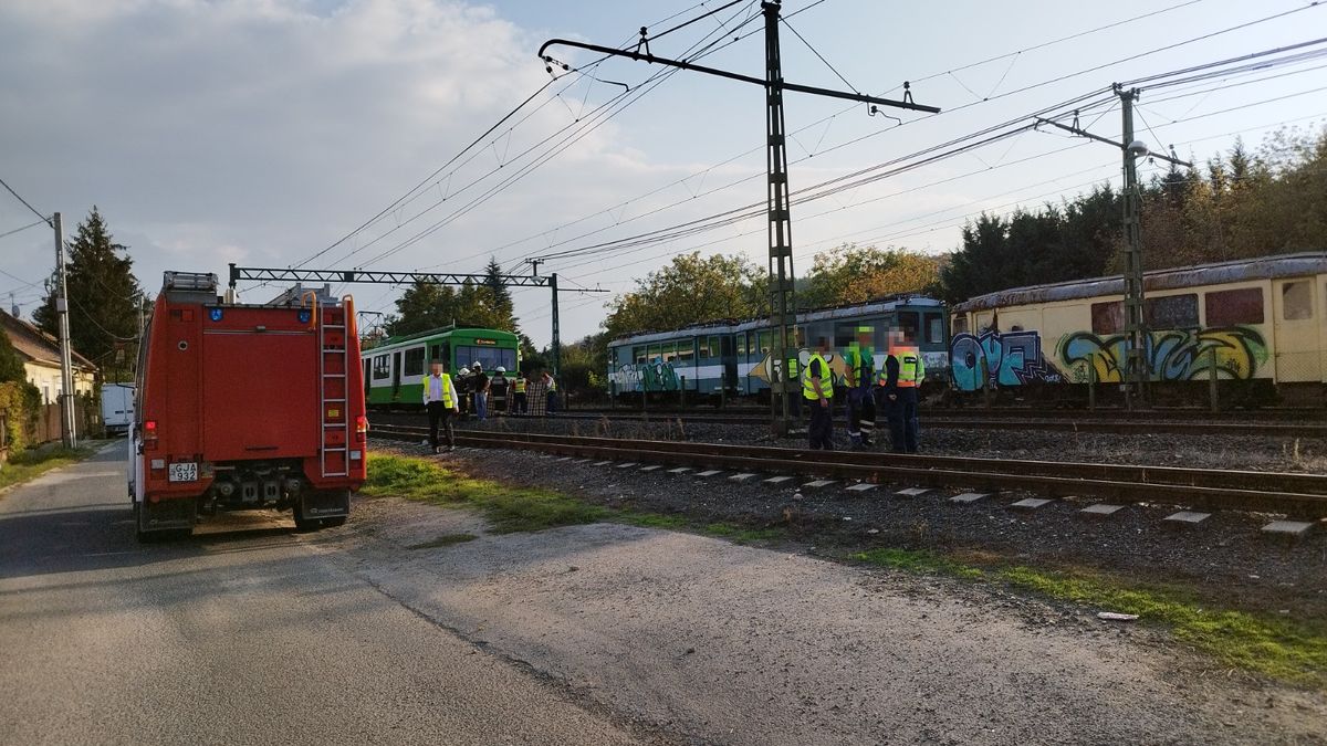 Helyszíni fotókat kaptunk a budakalászi HÉV-tragédiáról