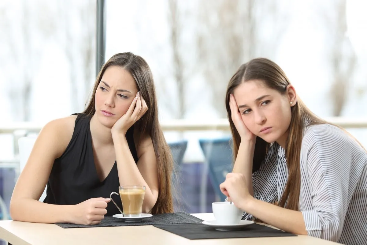 barátság, rossz barát, rossz barátok, Shutterstock illusztráció