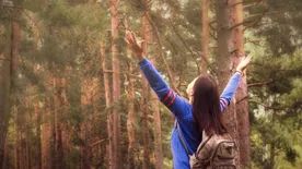 Hogyan tudjuk természetes módszerekkel fokozni a szerotonin, a boldogsághormon mennyiségét?